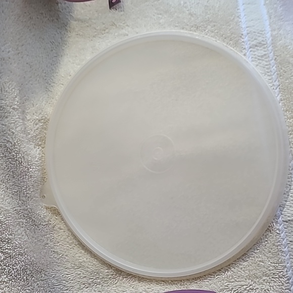 Storage container - Picture 2 of 4